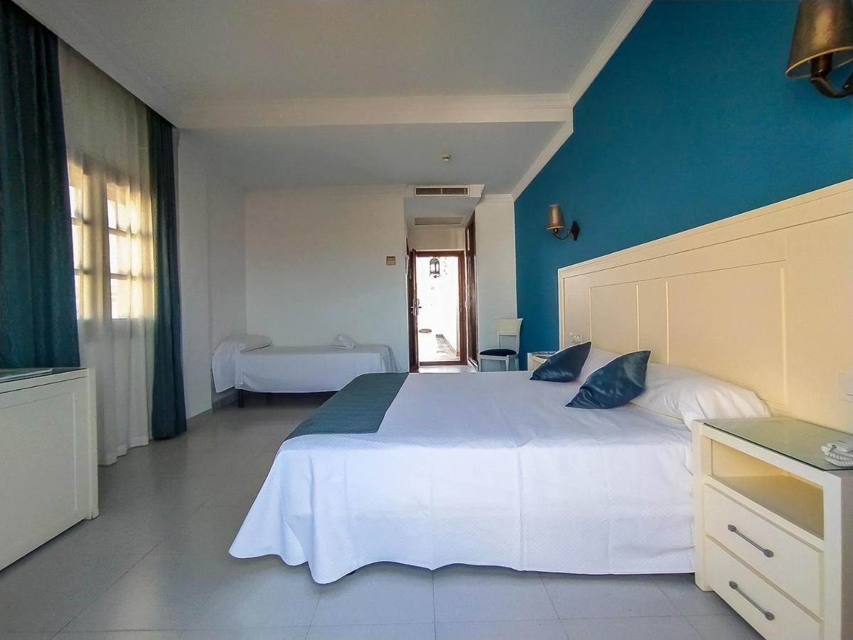 Habitación Triple con vistas al mar